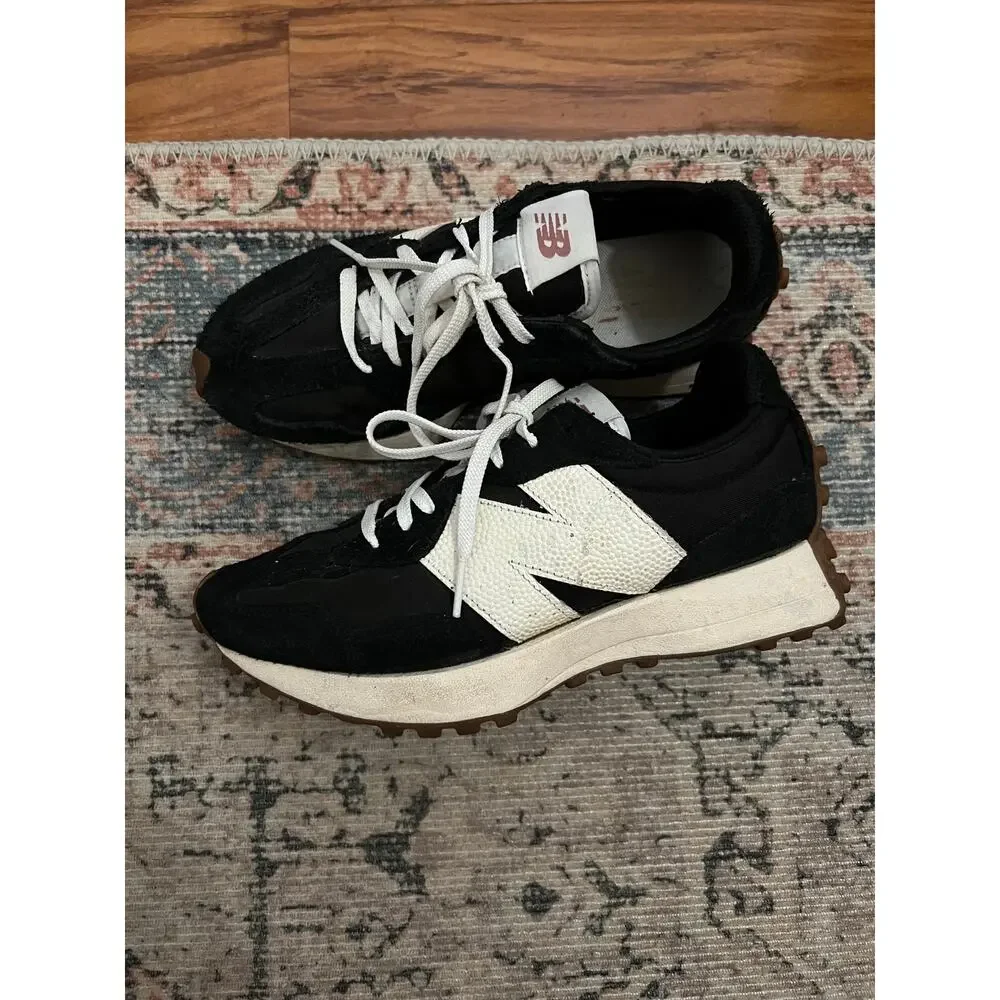 New Balance 327 Black/White Gum Low Top Lace-Up Sneakers WS327BL Women's Size 8